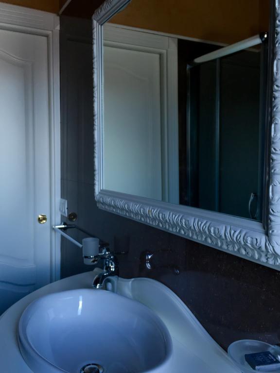Palazzo Eliss Bed and Breakfast Margherita Di Savoia Kamer foto