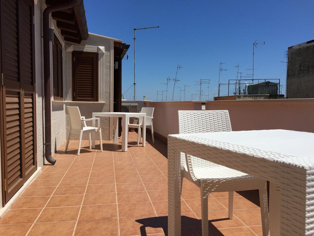 Palazzo Eliss Bed and Breakfast Margherita Di Savoia Kamer foto